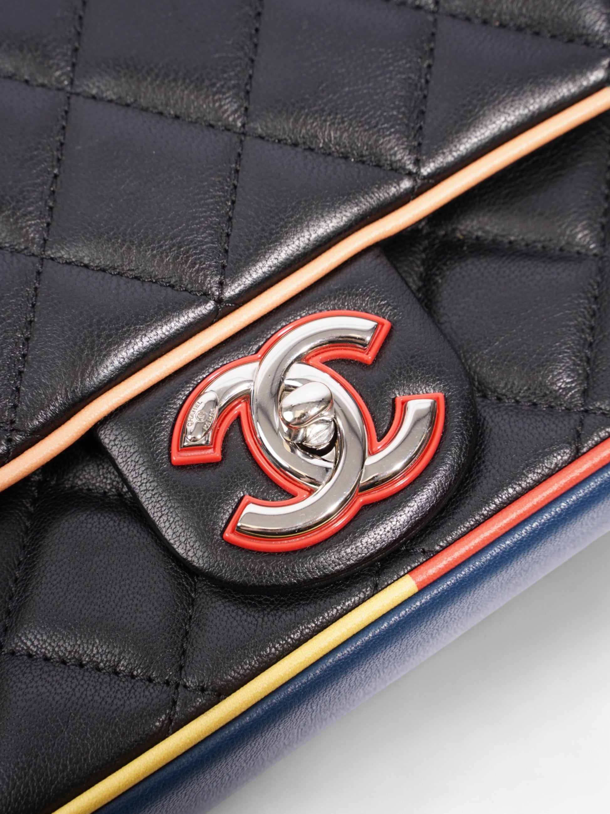 Chanel Classic Single Flap Black / Multicoloured Lambskin Leather Medium