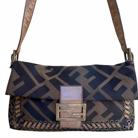 FENDI MAXI BAGUETTE SHOULDER BAG