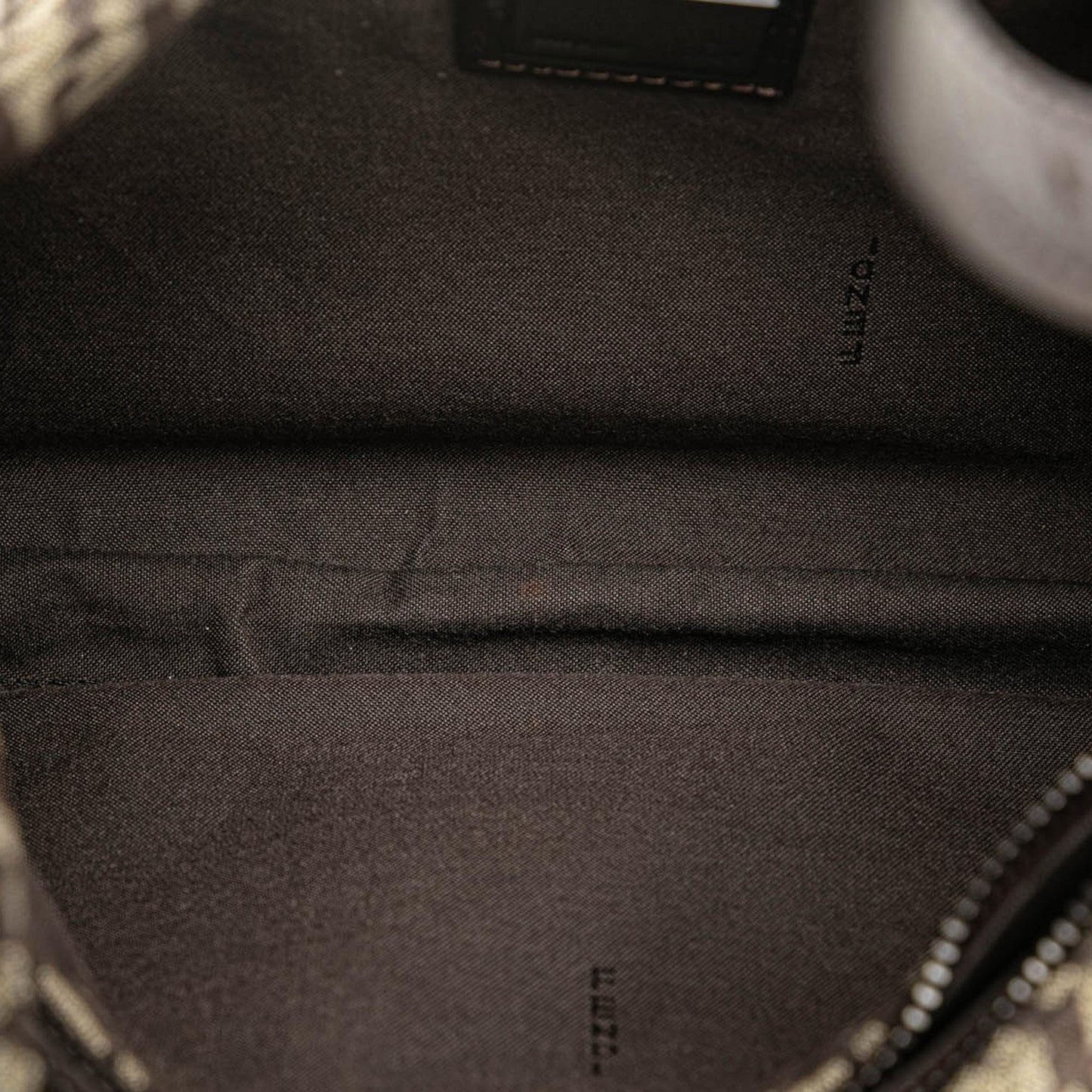 Fendi Zucchino Canvas Shoulder Bag (SHG-XMKqeE)