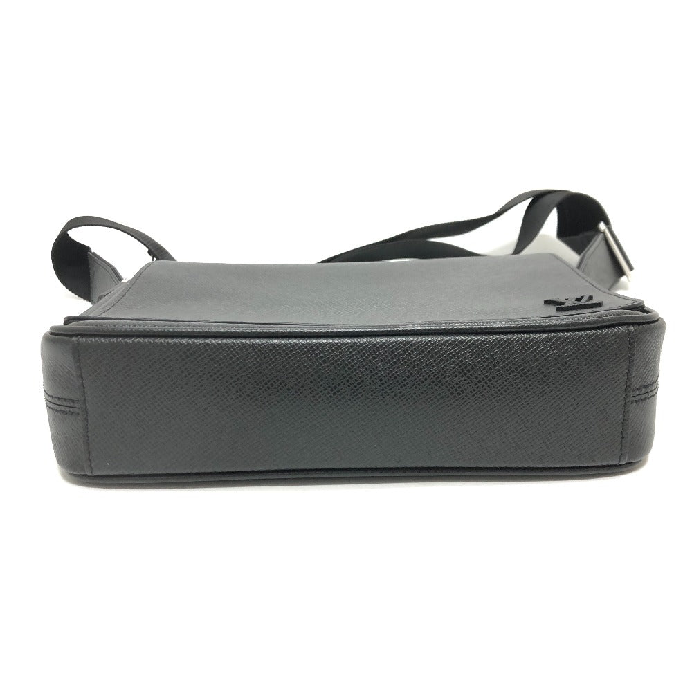 LOUIS VUITTON Shoulder Bag Taiga Leather black Taiga District PM NV3