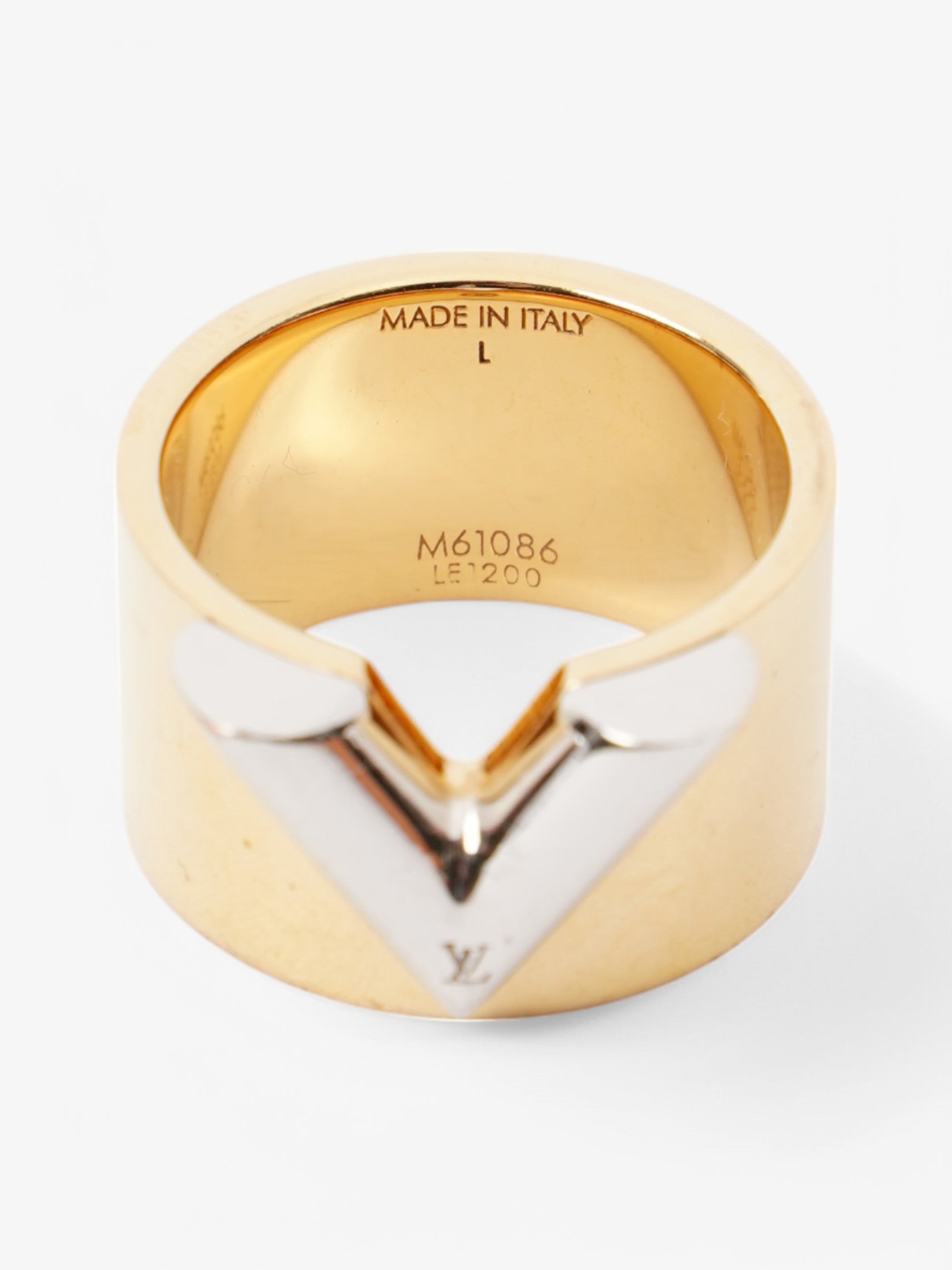 Louis Vuitton Essential V Ring Gold Base Metal L