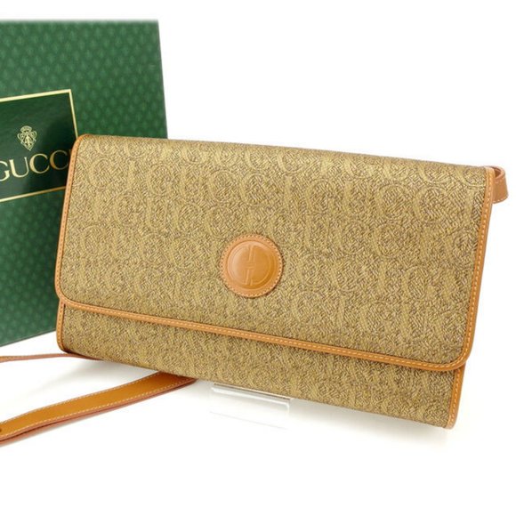 GUCCI LOGO CLUTCH BAG