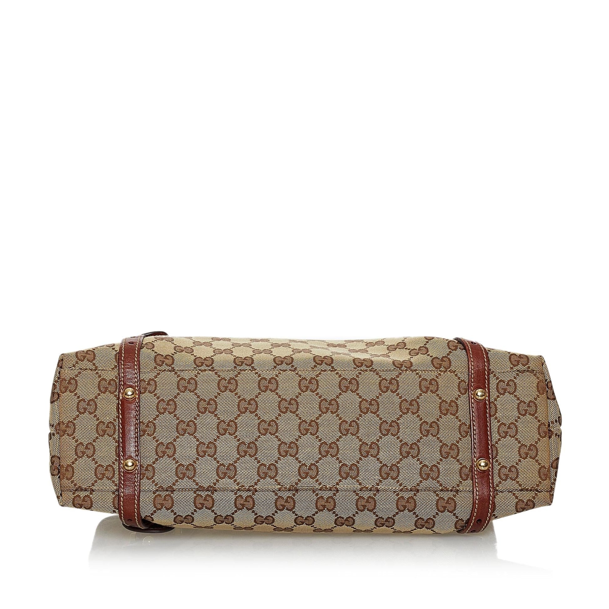 Gucci GG Canvas Pelham Shoulder Bag (SHG-28303)