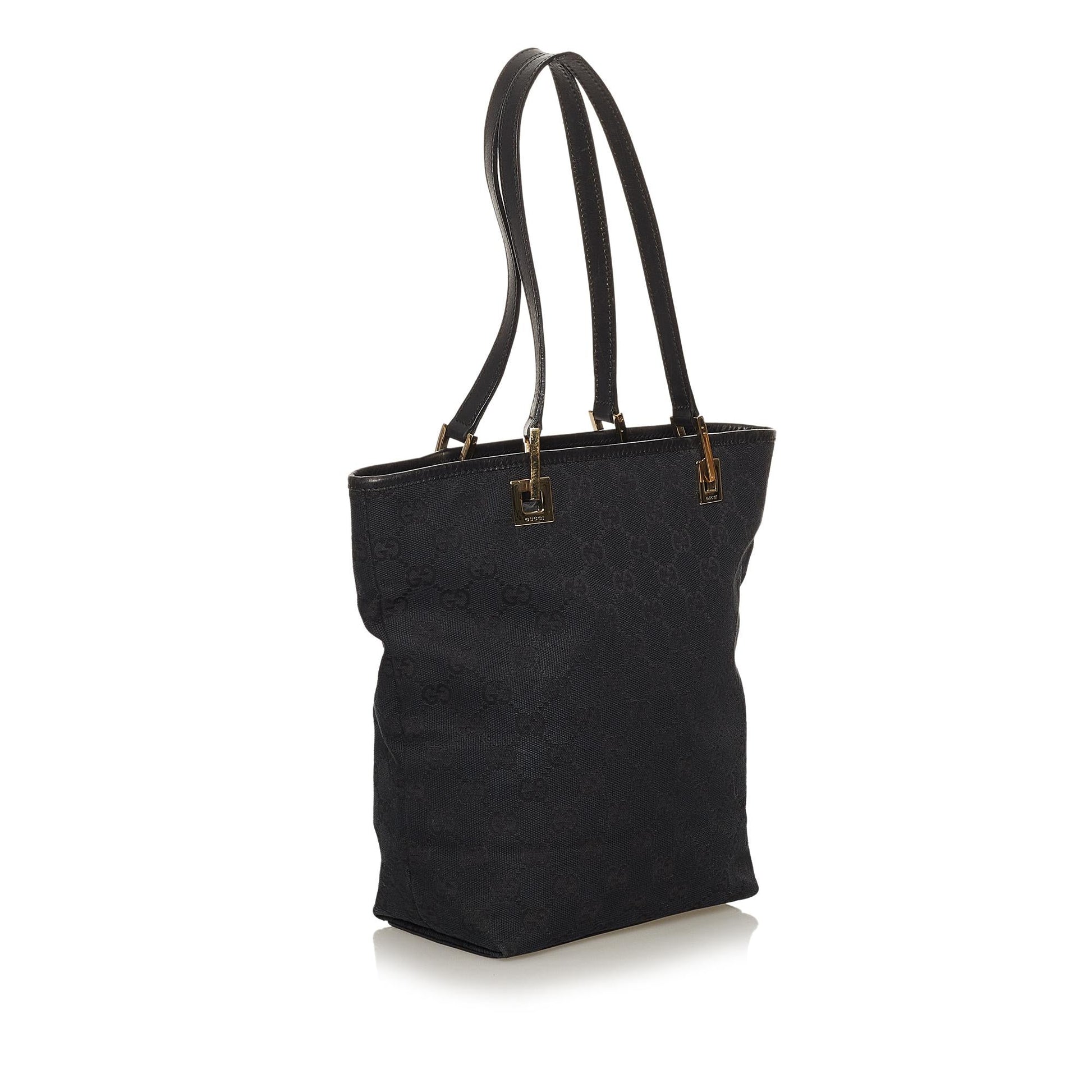 Gucci GG Canvas Shoulder Bag (SHG-29000)