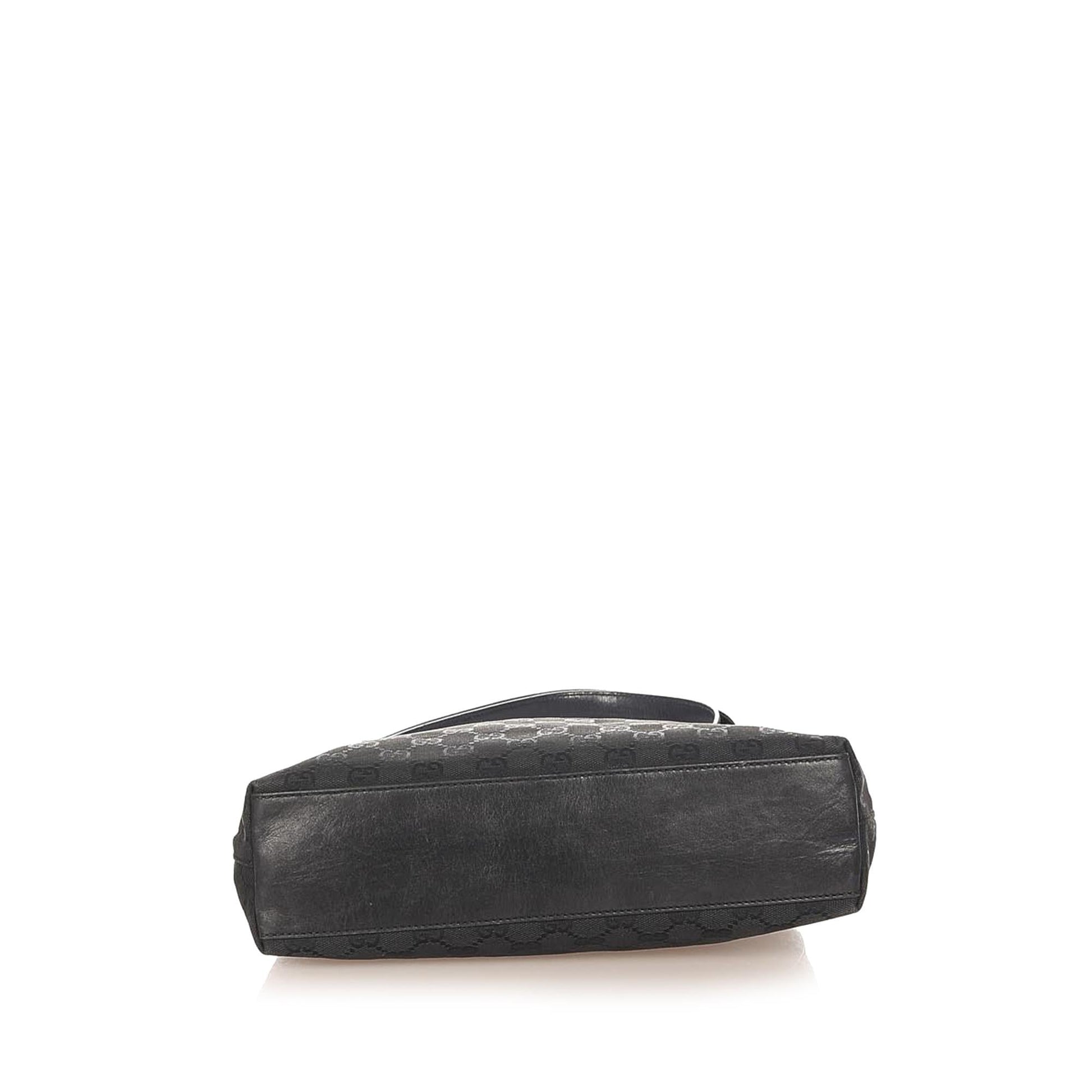 Gucci GG Canvas Shoulder Bag (SHG-32131)