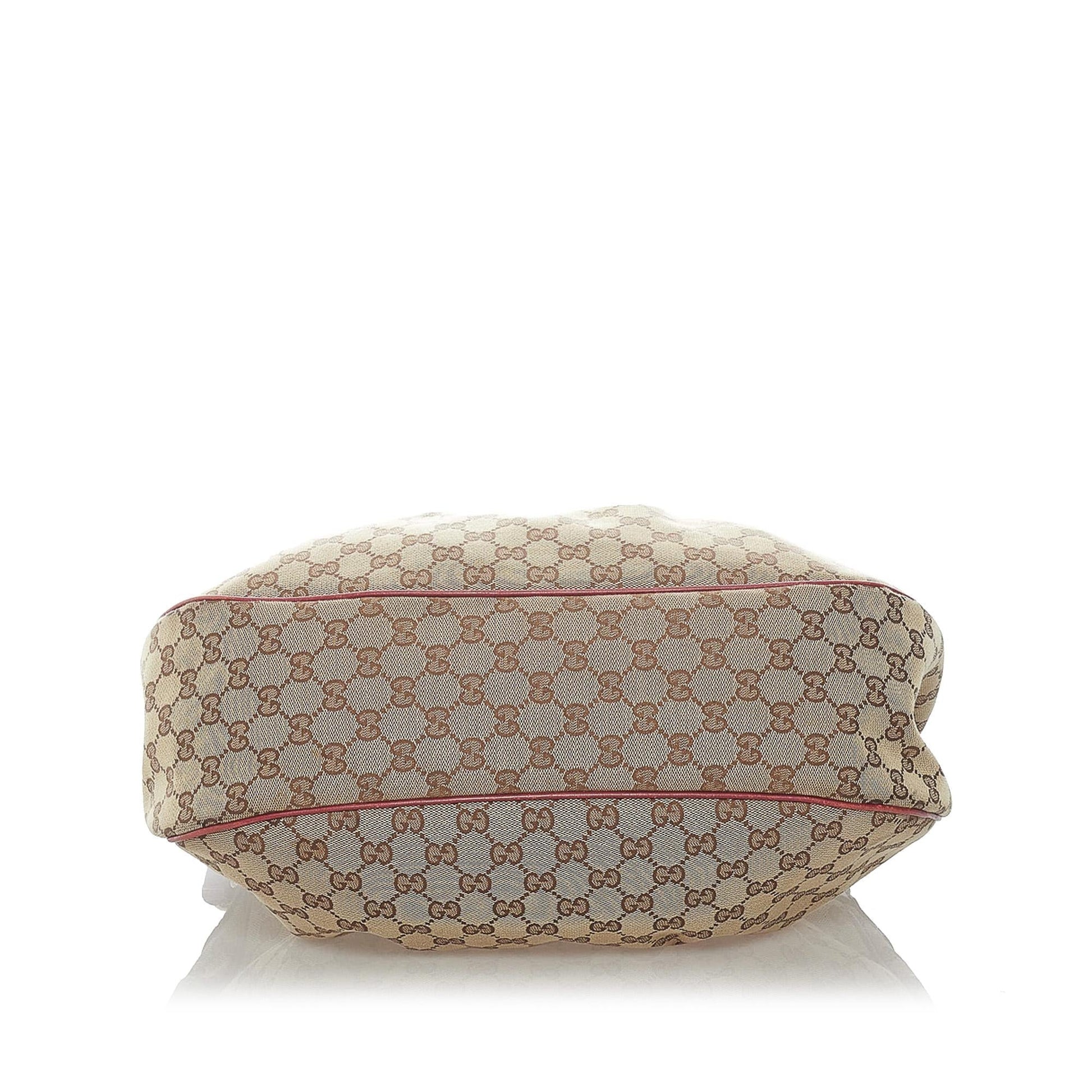 Gucci GG Canvas Sukey Shoulder Bag (SHG-dw2gfY)