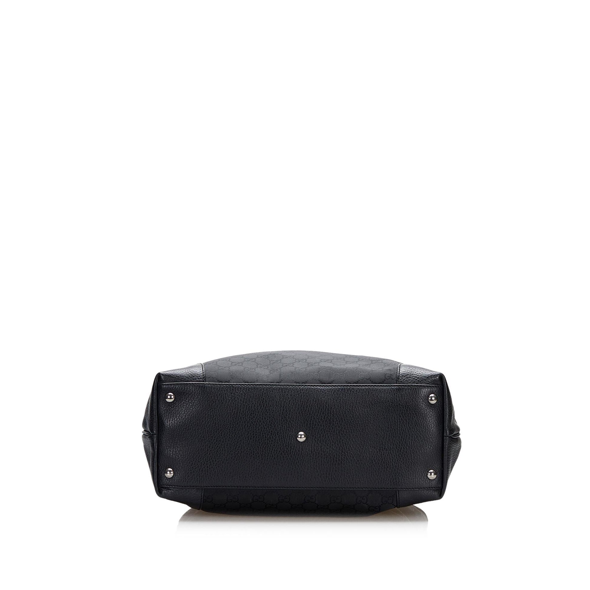 Gucci GG Nylon Tote (SHG-yOEqEf)