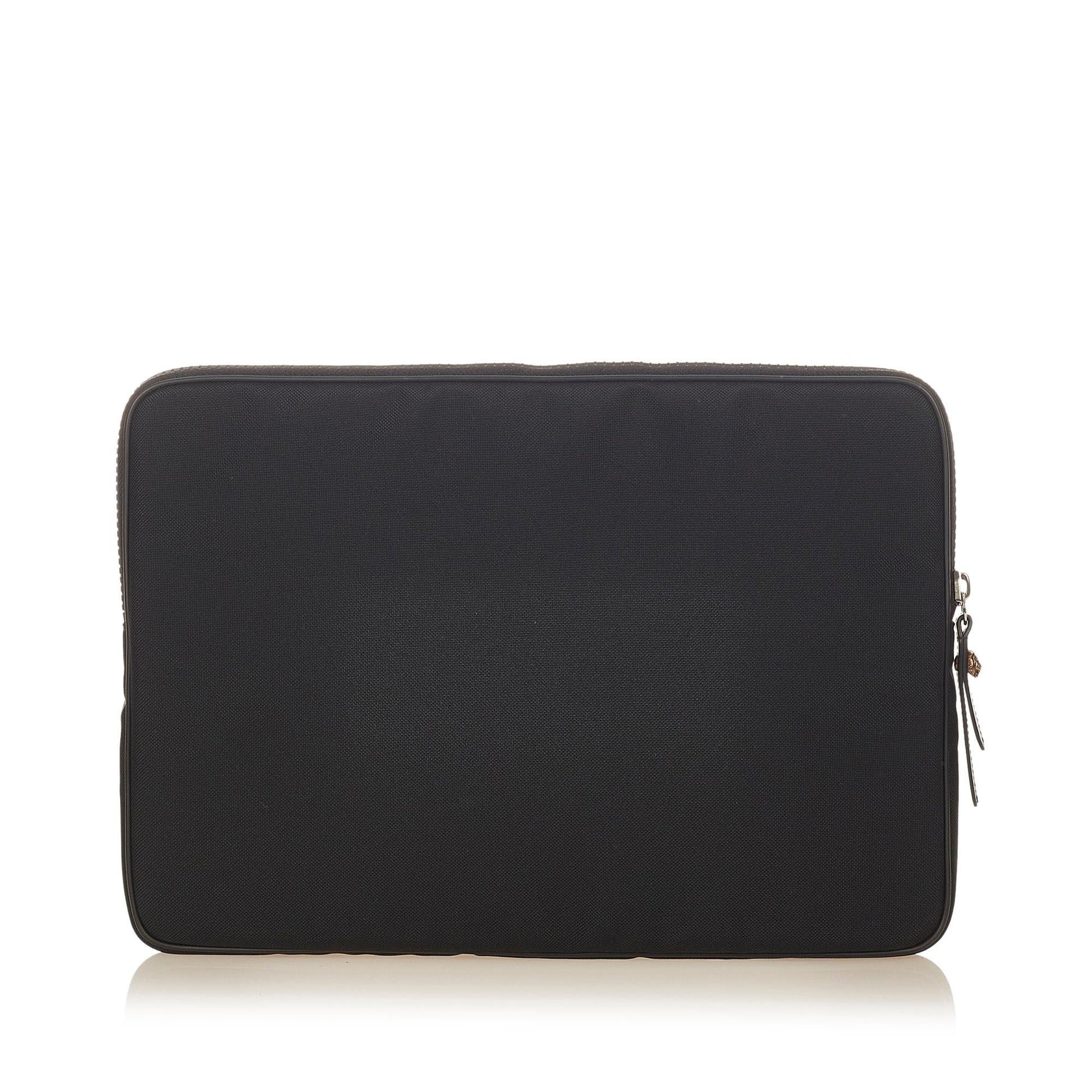 Gucci LAveugle Par Amour Nylon Clutch Bag (SHG-31918)