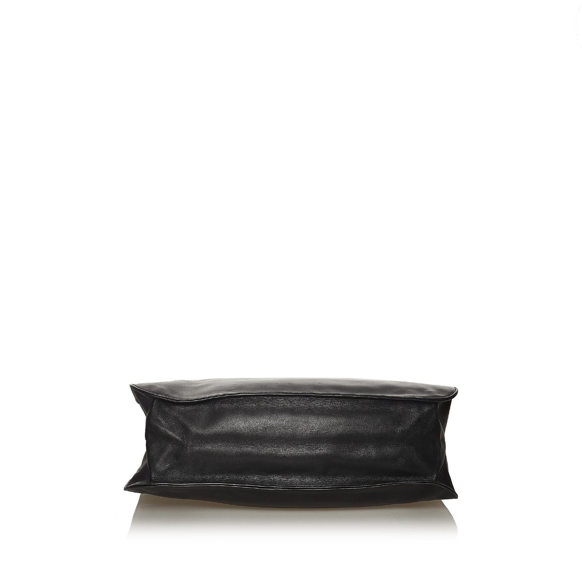 Gucci Leather Shoulder Bag (SHG-29237)