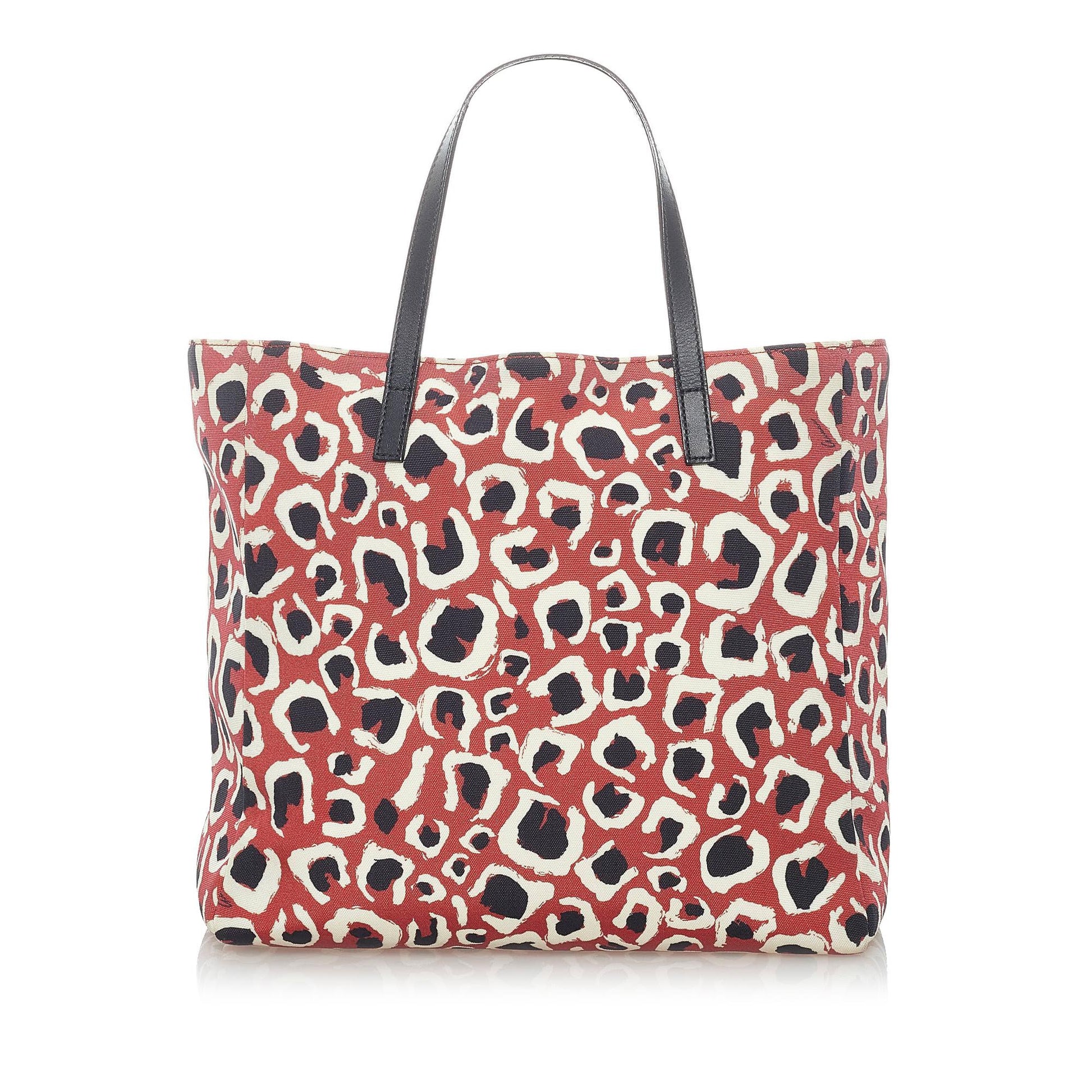Gucci Leopard Printed Nylon Tote Bag (SHG-31267)