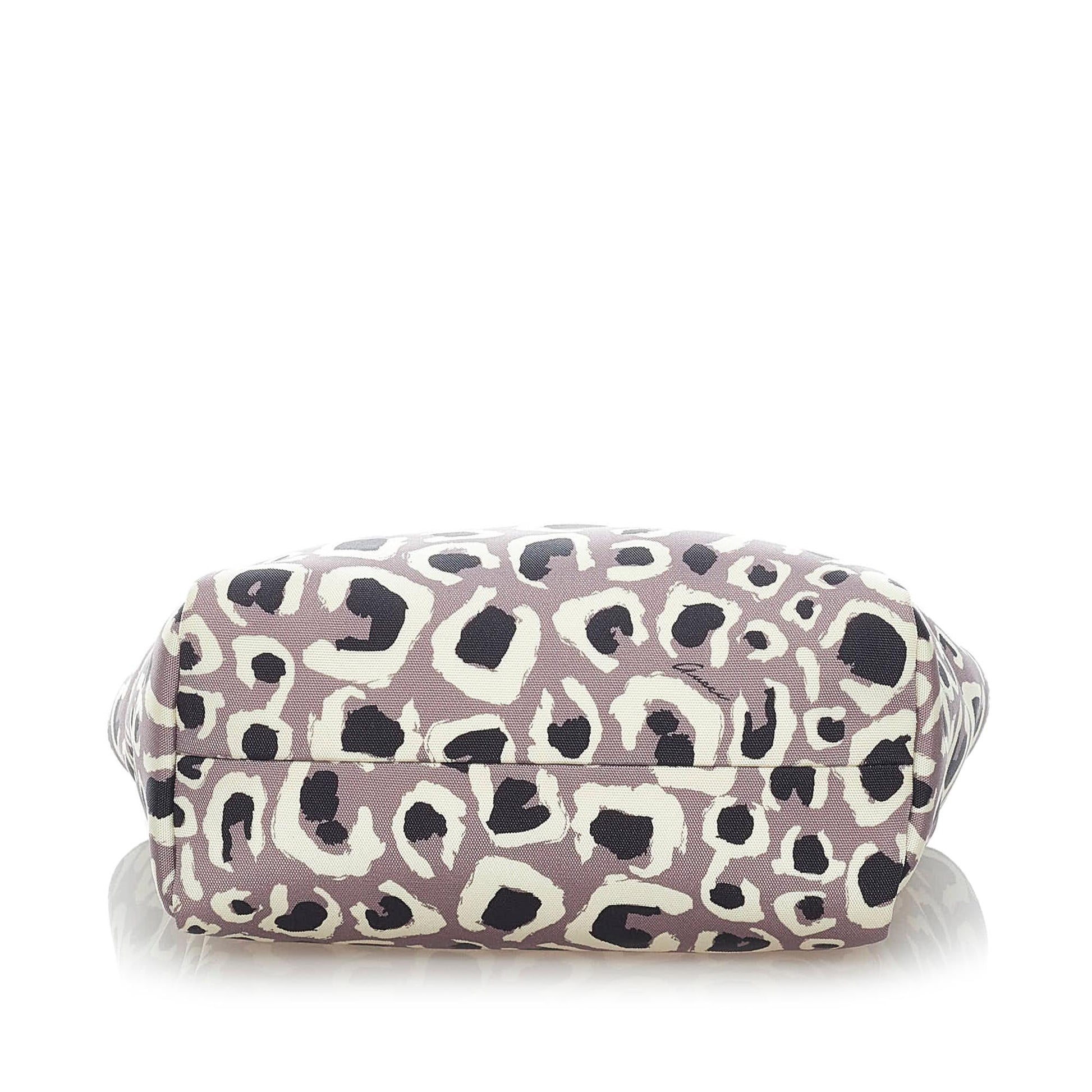 Gucci Leopard Printed Nylon Tote Bag (SHG-32254)