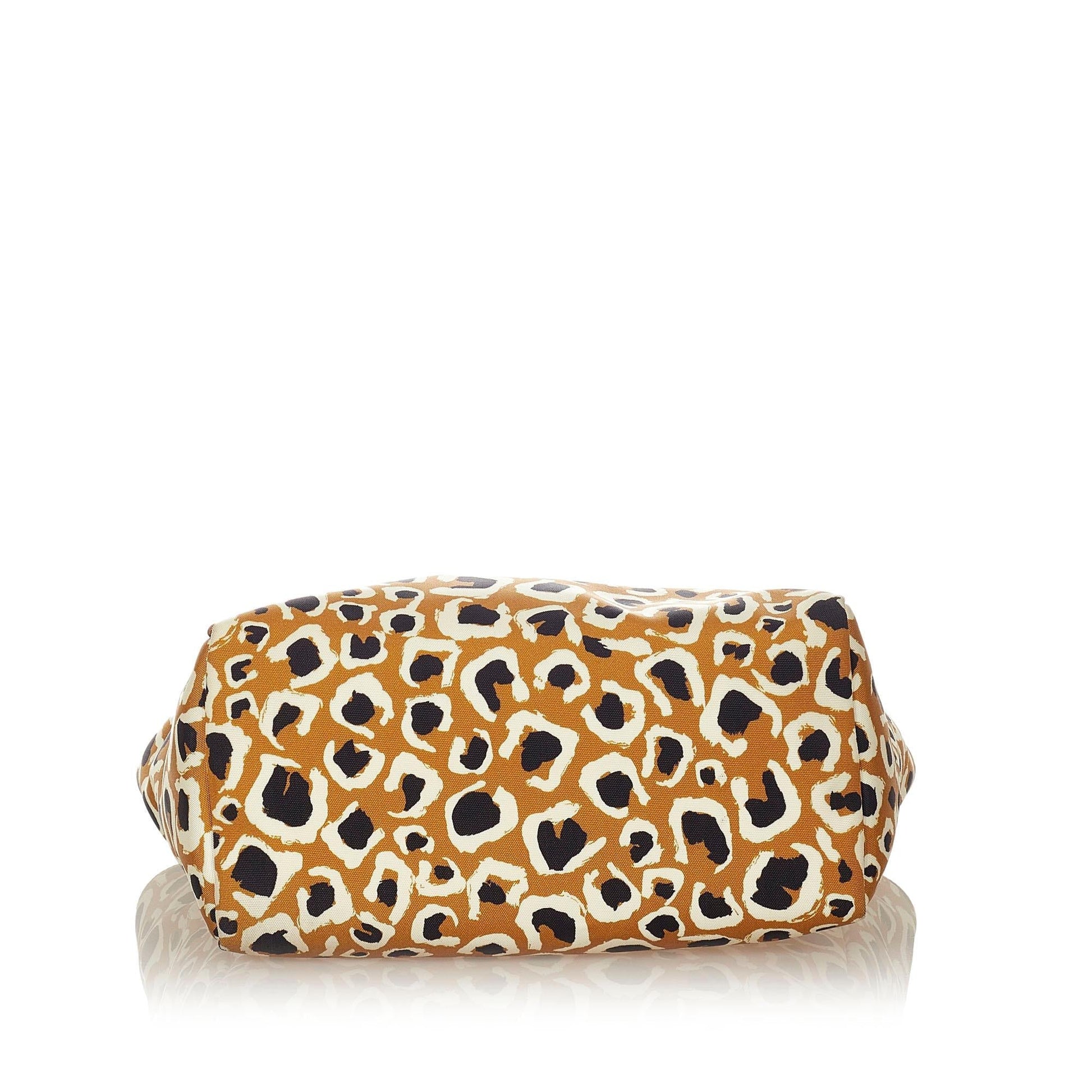 Gucci Leopard Printed Nylon Tote Bag (SHG-37366)