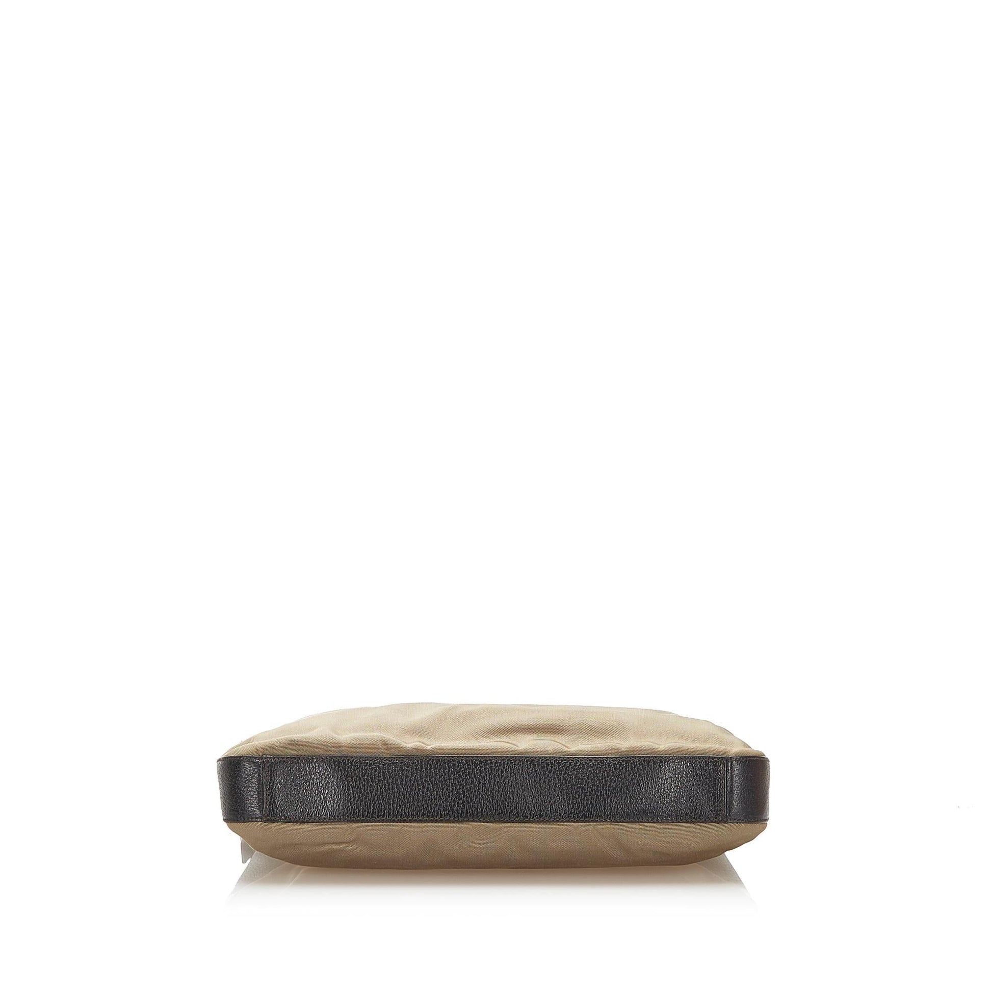 Gucci Nylon Shoulder Bag (SHG-32183)