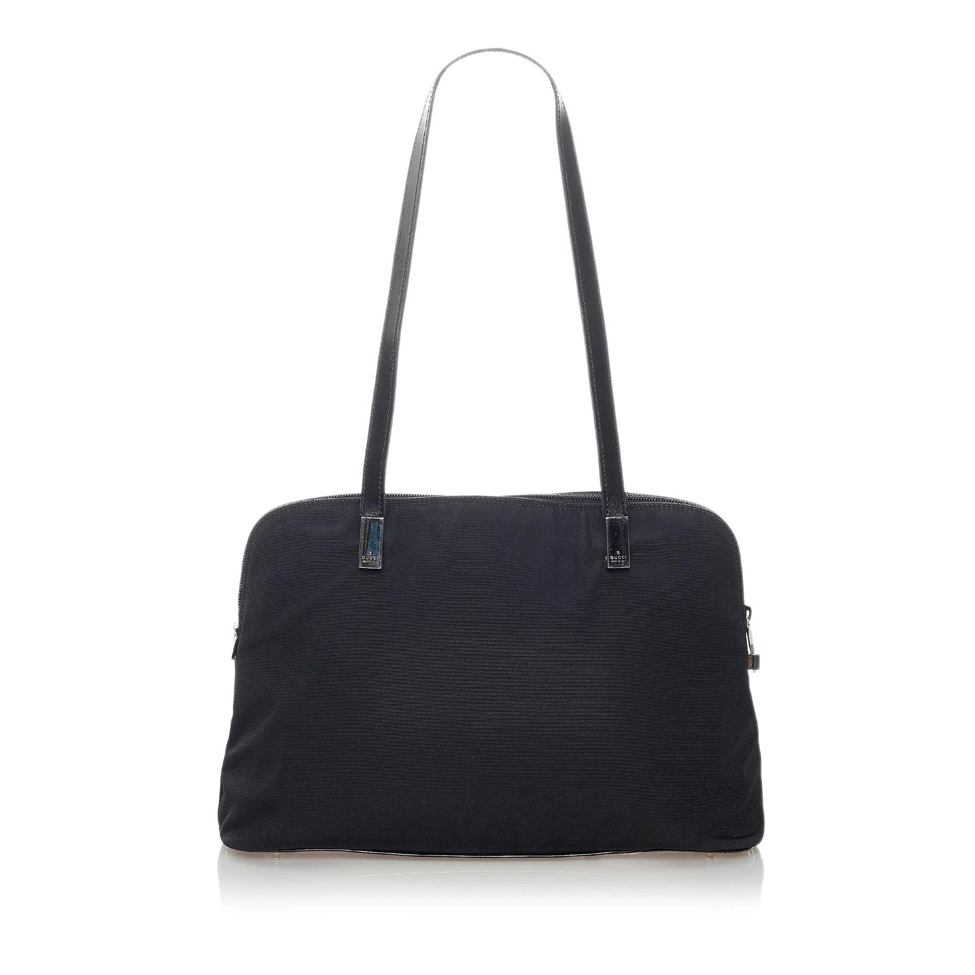 Gucci Nylon Shoulder Bag (SHG-34154)