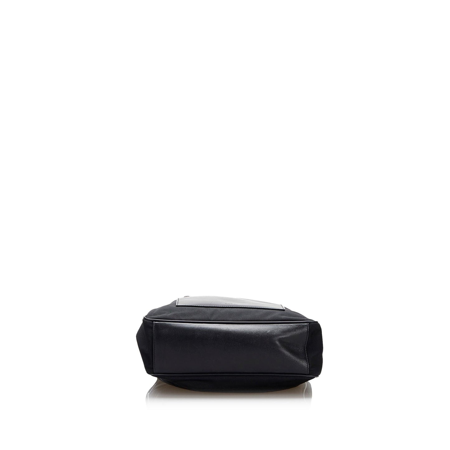 Gucci Nylon Shoulder Bag (SHG-MIDW4x)