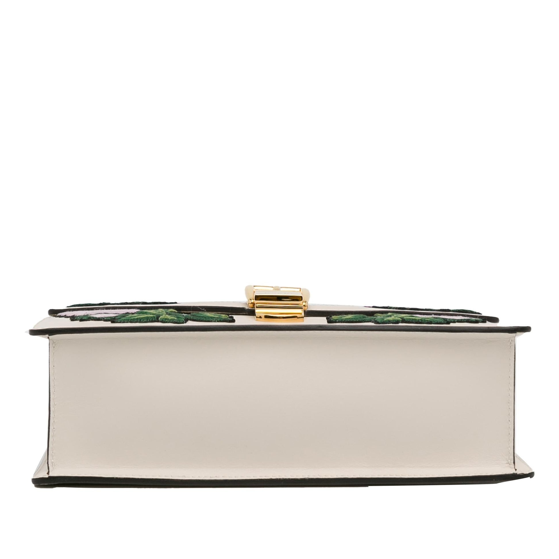 Gucci Small Floral Embroidered Sylvie Crossbody Bag (SHG-f7H54f)