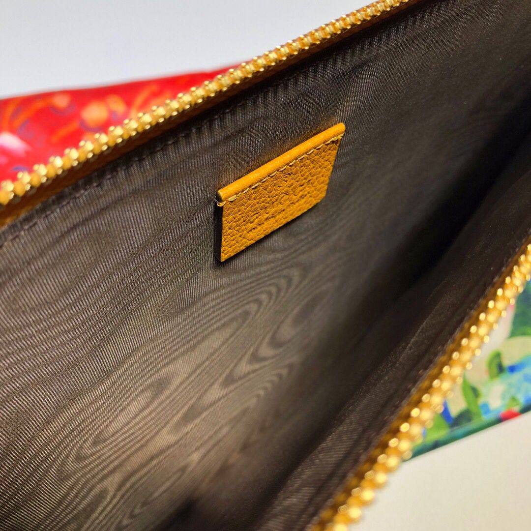 Gucci Pochette Caro Leather Clutch