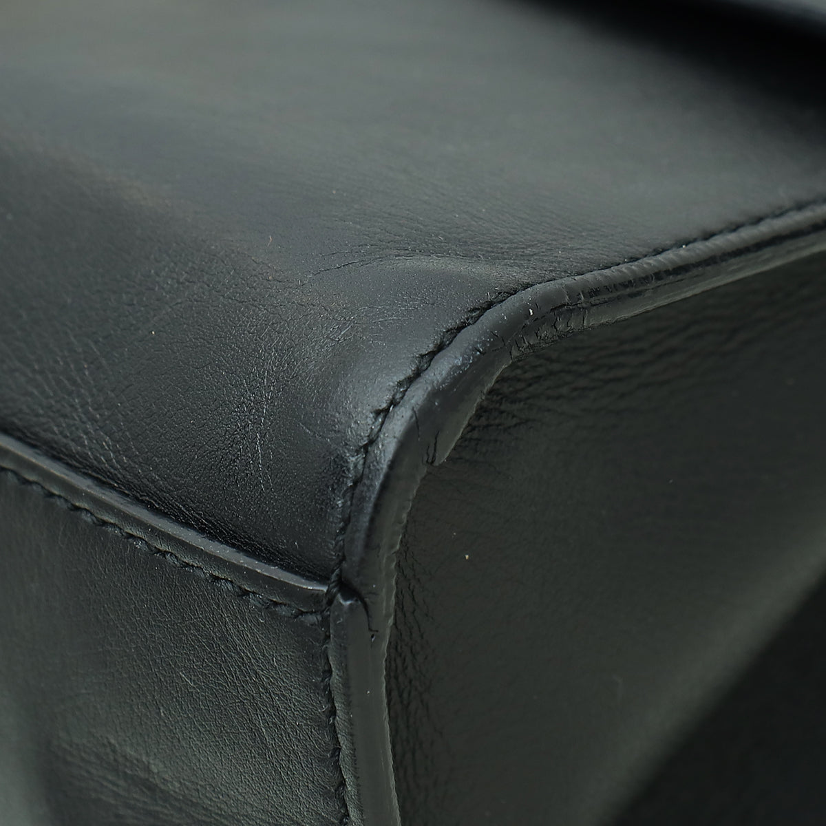 Gucci Chain Leather Shoulder Bag