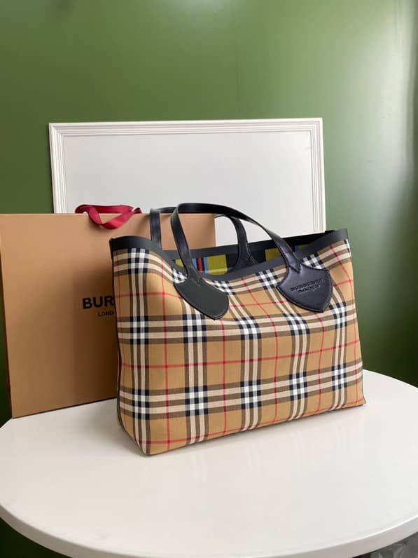 Burberry Giant Reversible Tote in Check- Black