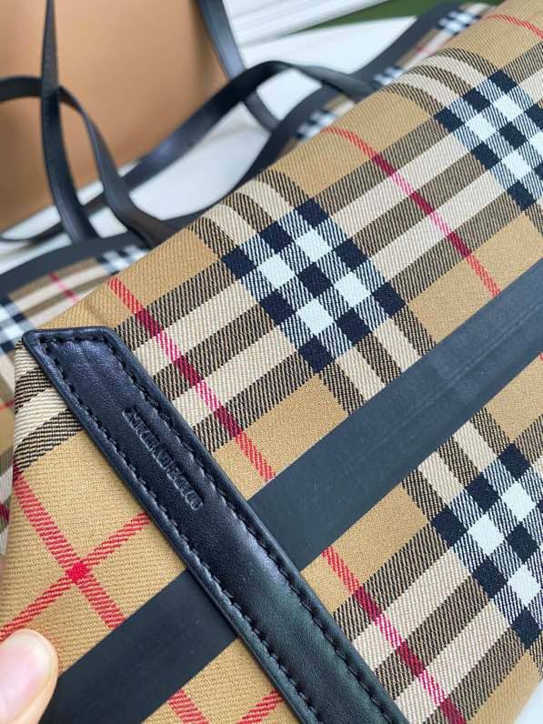 Burberry Giant Reversible Tote in Check- Black