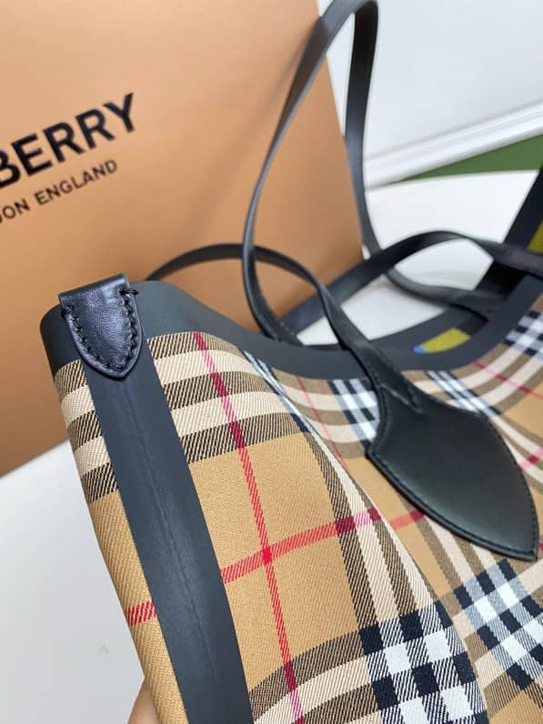 Burberry Giant Reversible Tote in Check- Black