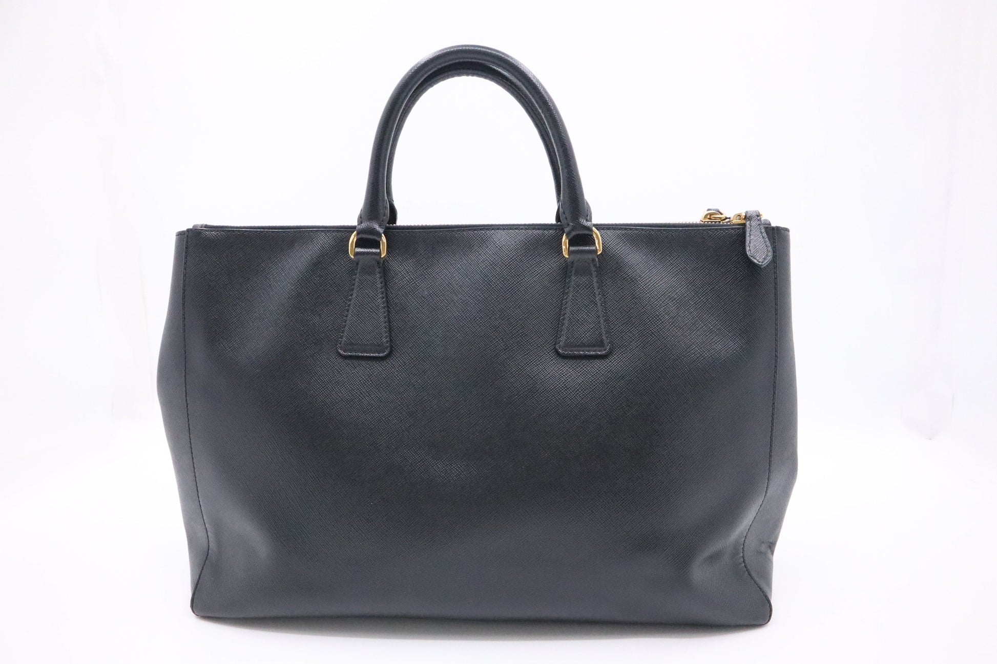 Prada Galleria Large in Black Saffiano Leather