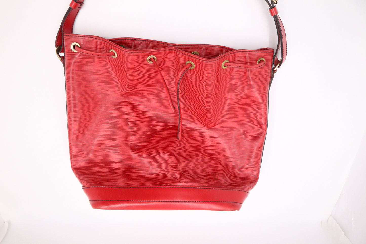 Louis Vuitton Noe in Red Epi Leather