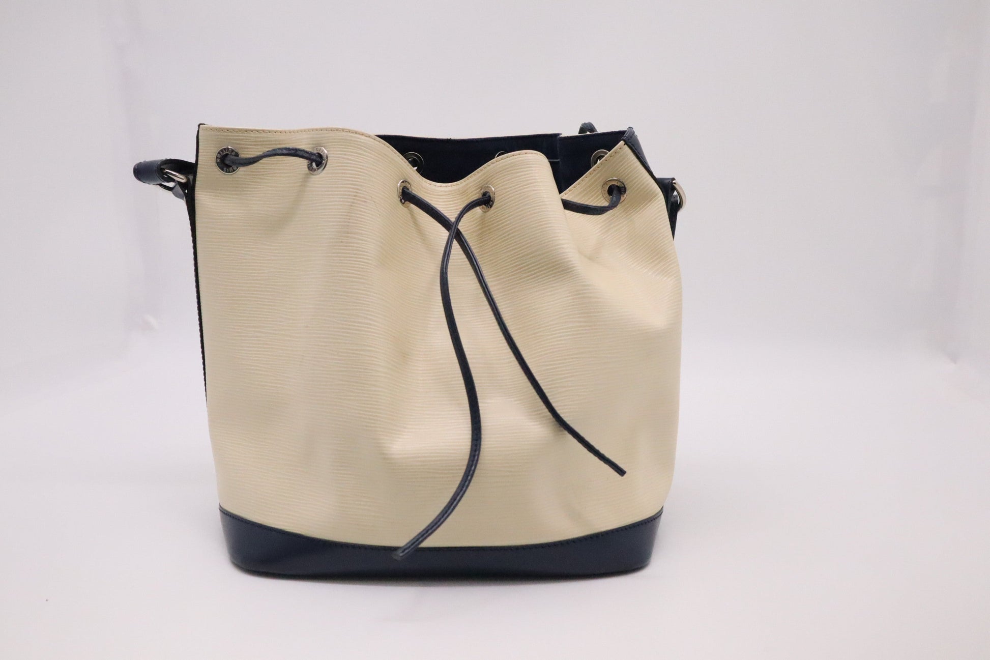 Louis Vuitton Petit Noe in Cream Epi Leather