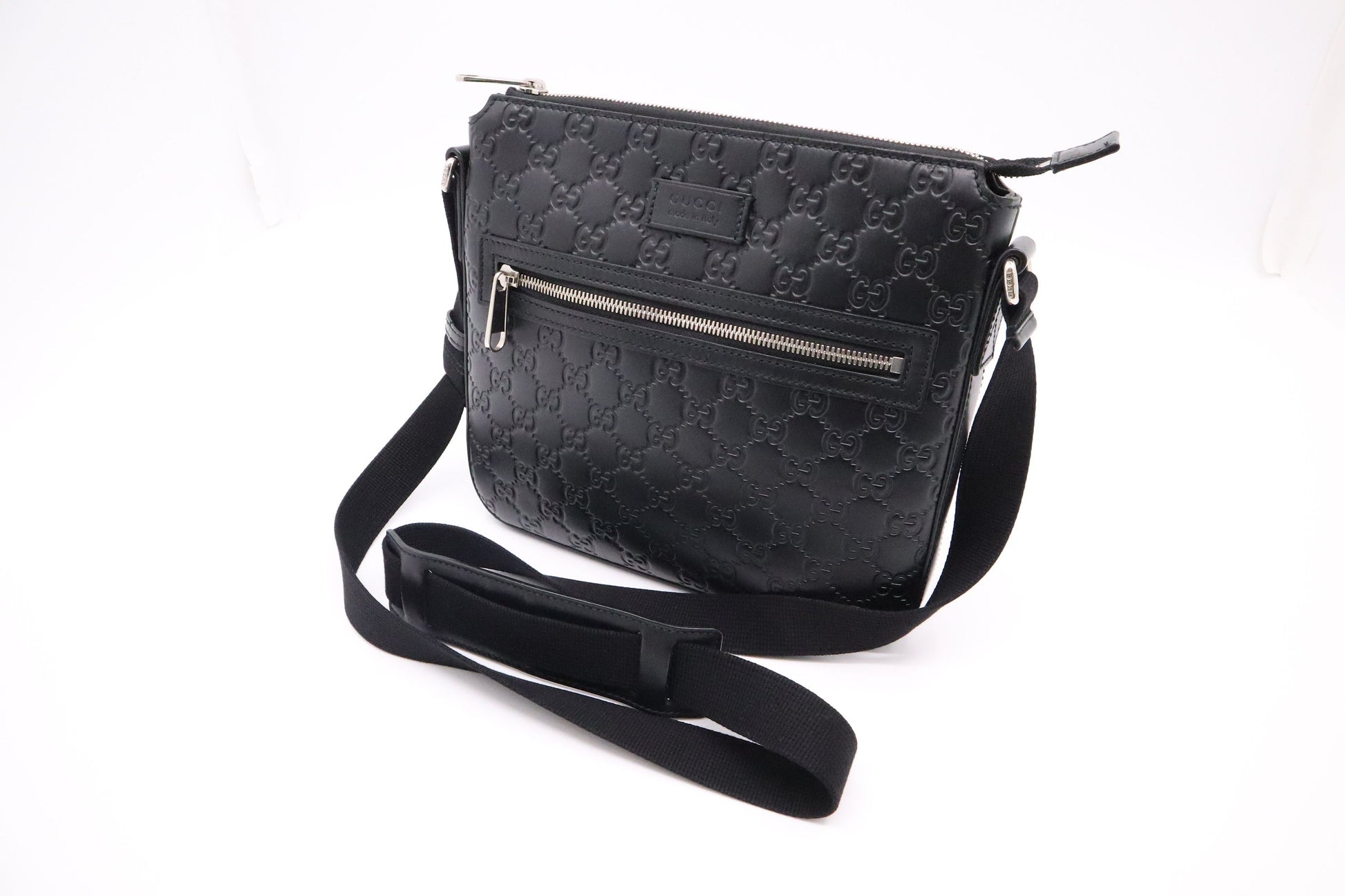 Gucci Crossbody in Black Guccissima Leather