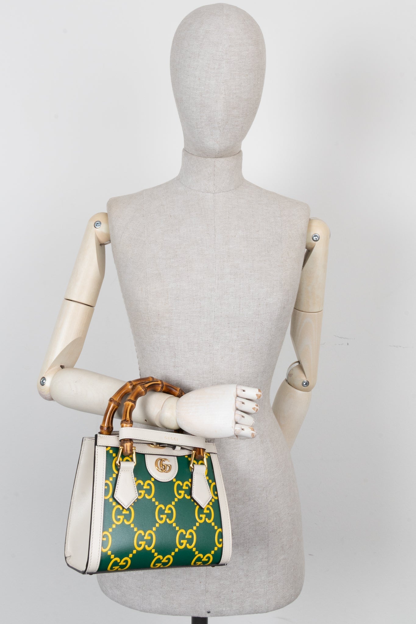 GUCCI Diana Bag Mini White Green