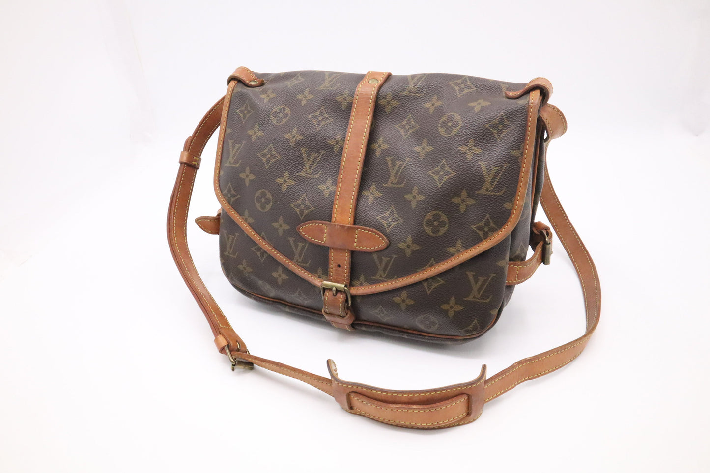 Louis Vuitton Saumur 30 in Monogram Canvas