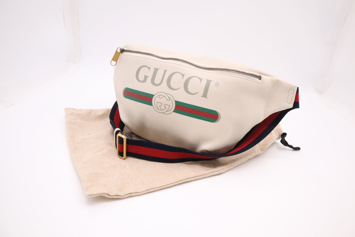 Gucci Waist Bag in White Leather