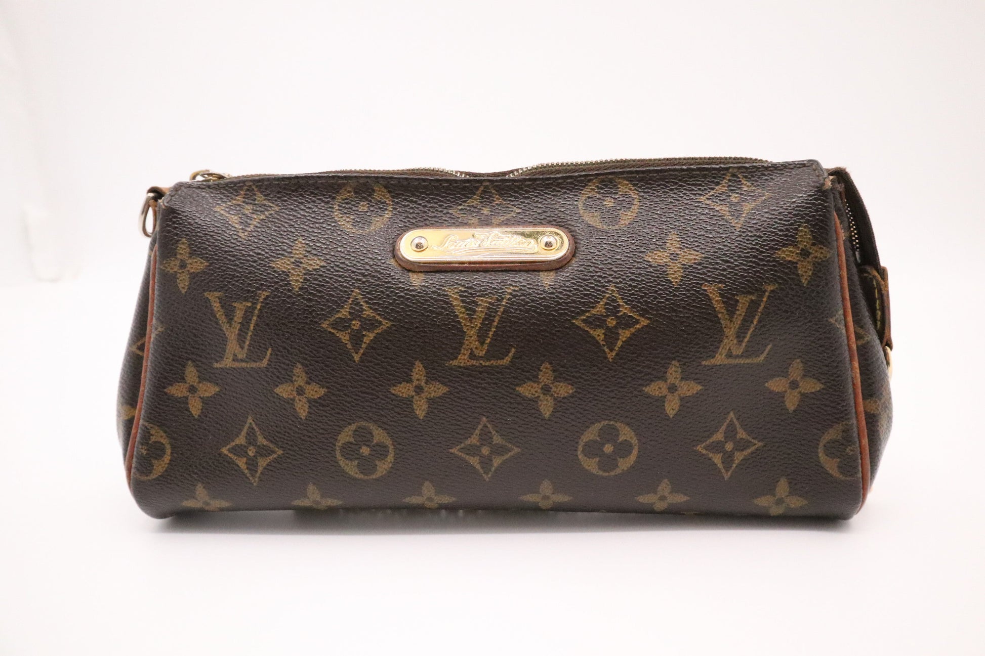 Louis Vuitton Eva Clutch in Monogram Canvas