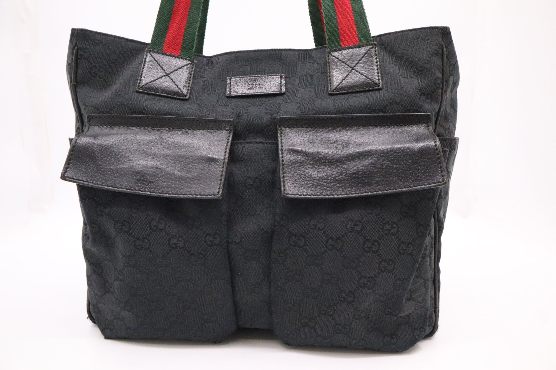 Gucci Shoulder Bag in Black GG Canvas