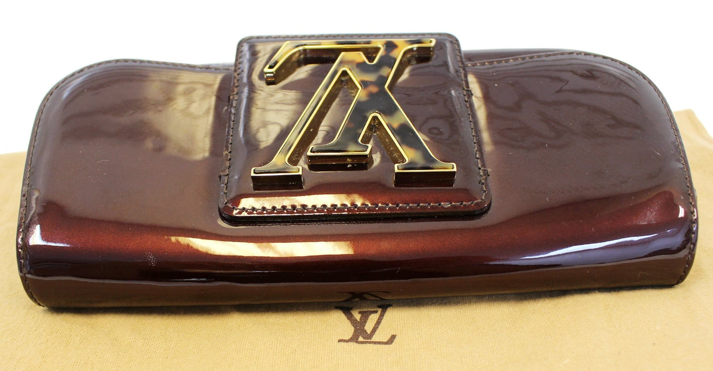 LOUIS VUITTON Sobe Pochette Vernis Rouge Fauviste Clutch Bag
