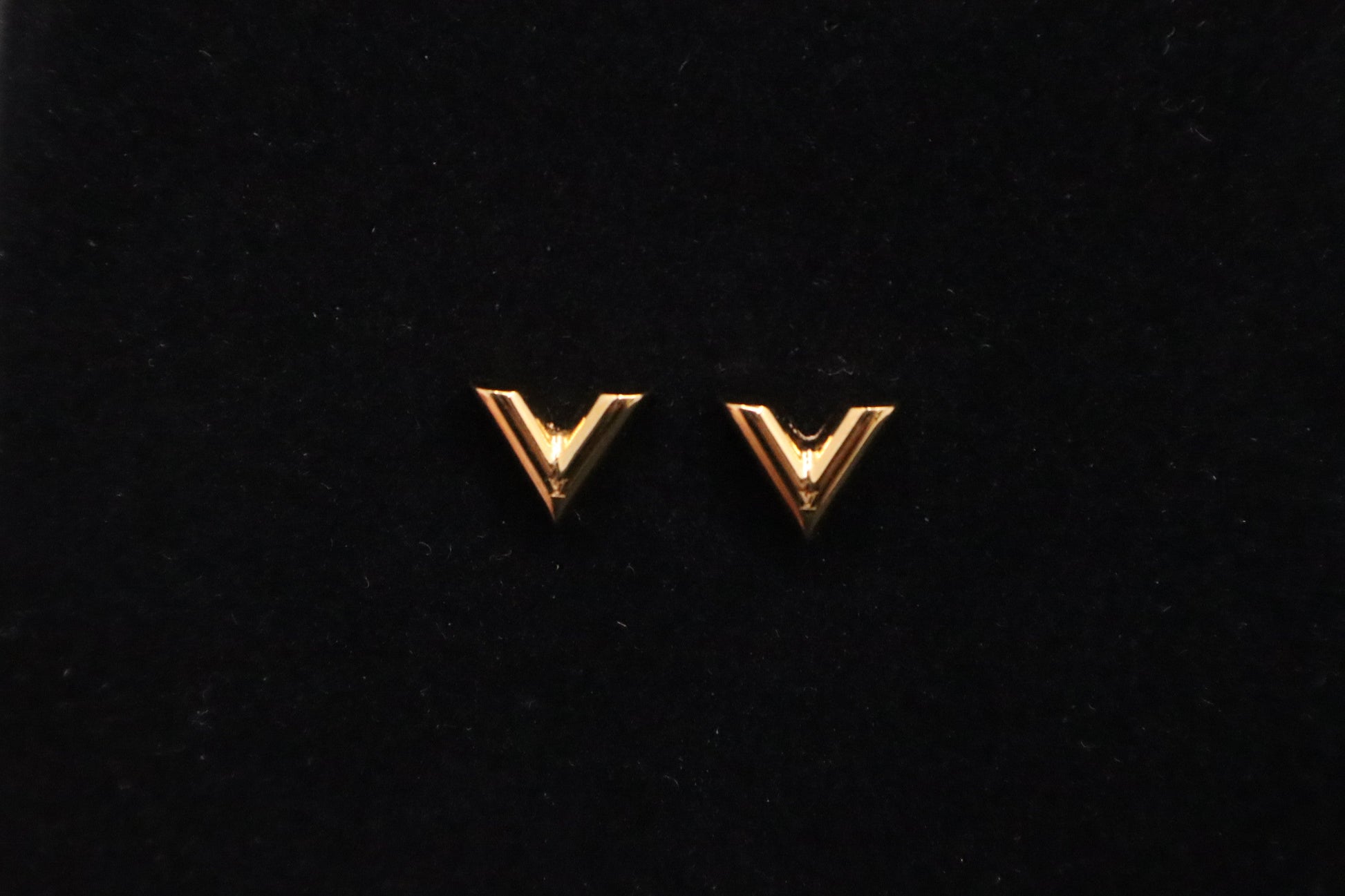 Louis Vuitton Essential V Stud Earrings