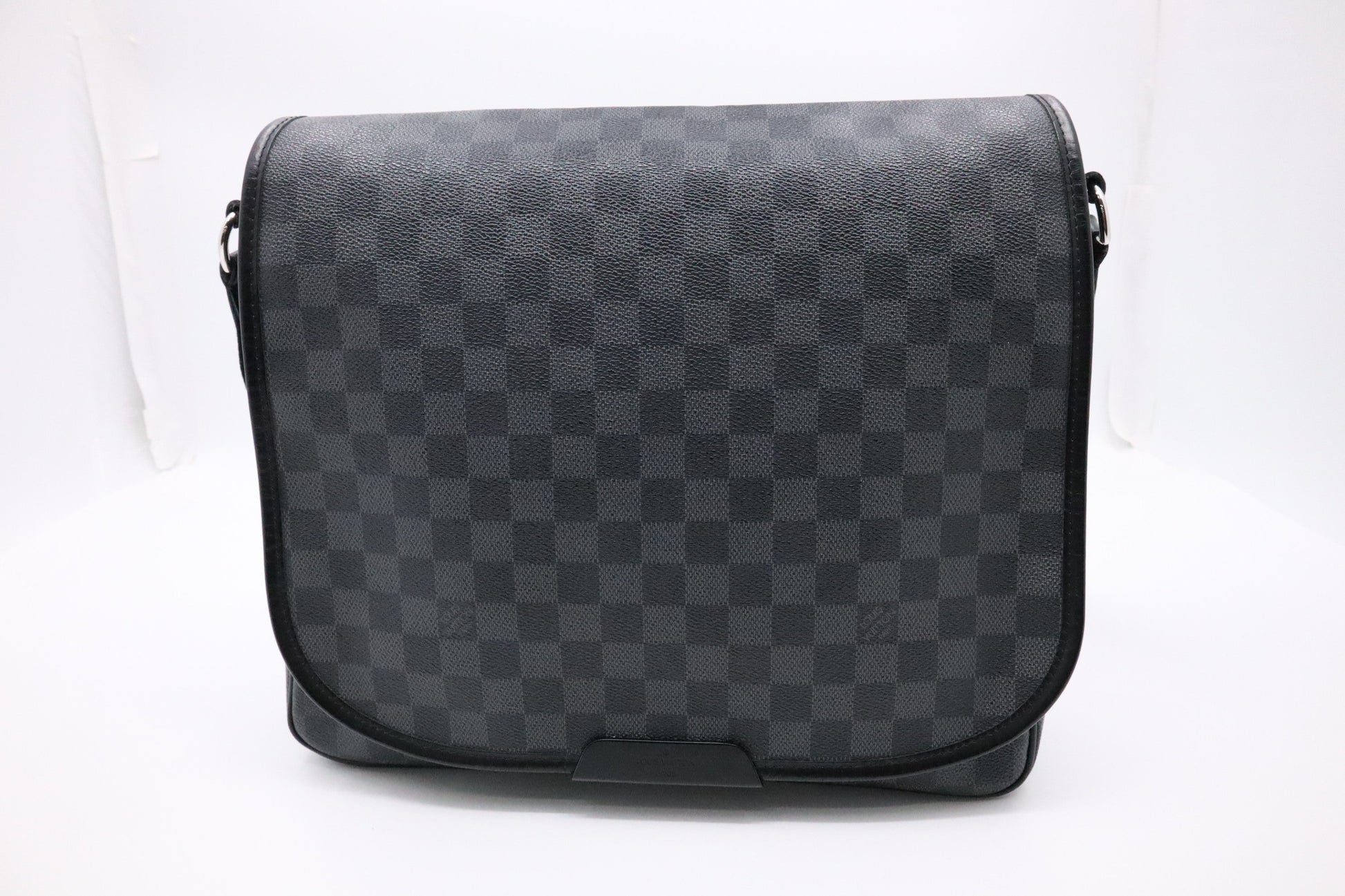 Louis Vuitton Daniel MM in Damier Graphite Canvas