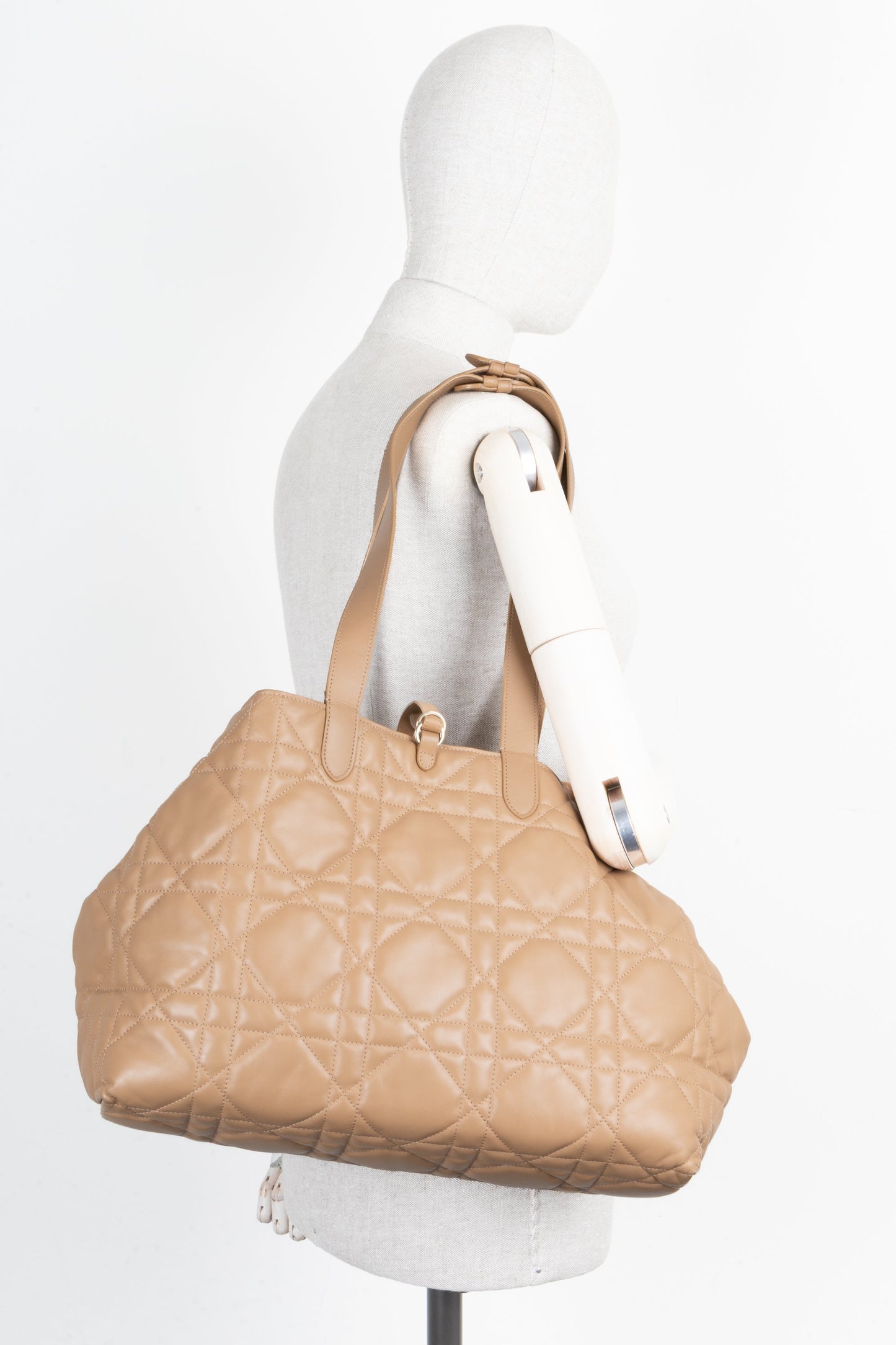 CHRISTIAN DIOR Large Toujours Tote Beige