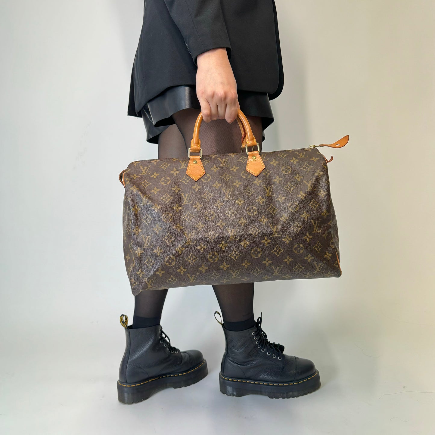 Louis Vuitton Monogram Canvas Classic Speedy 40 SP0945