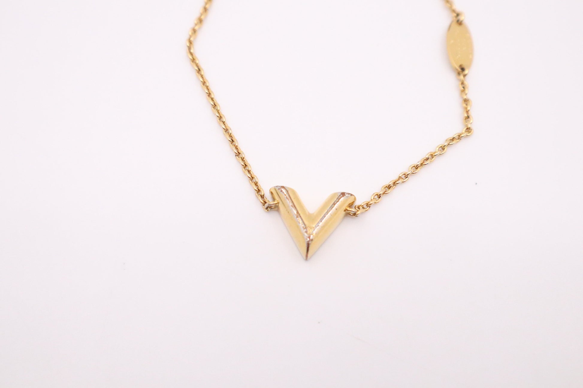 Louis Vuitton Essential V Bracelet in Gold-Tone