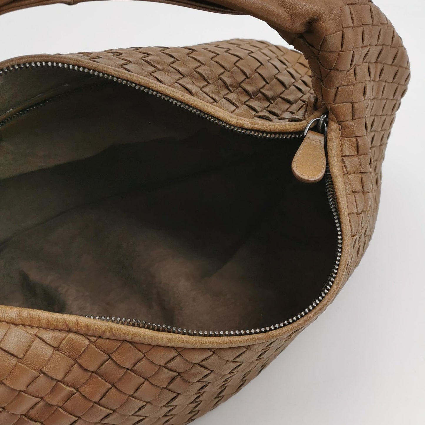 Bottega Veneta Belly Hobo Intrecciato Leather Milk Chocolate Brown Large 45