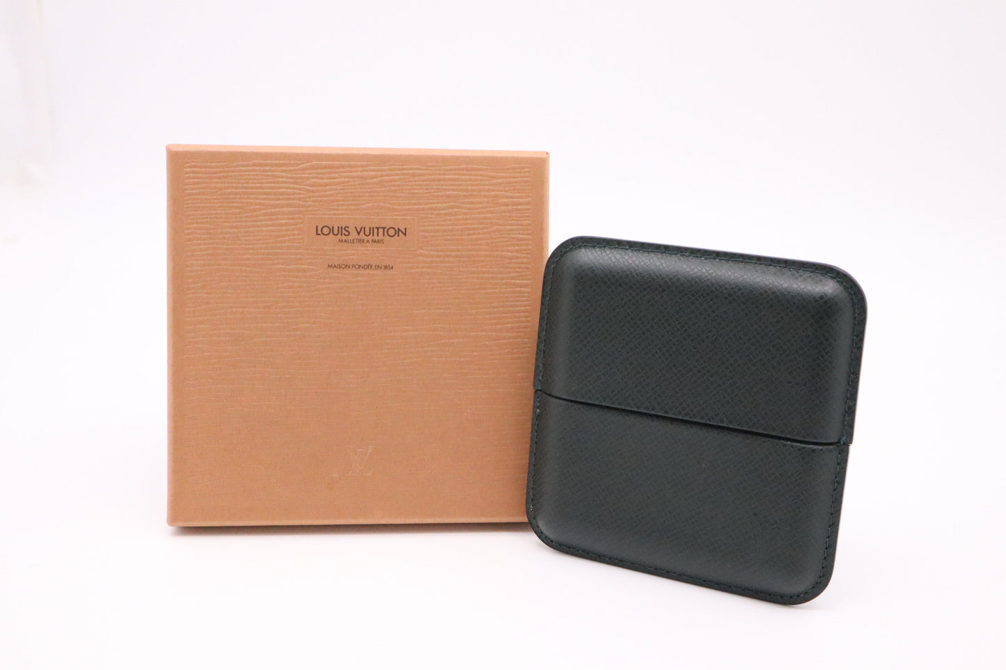 Louis Vuitton Cigarette Case in Green Taiga Leather