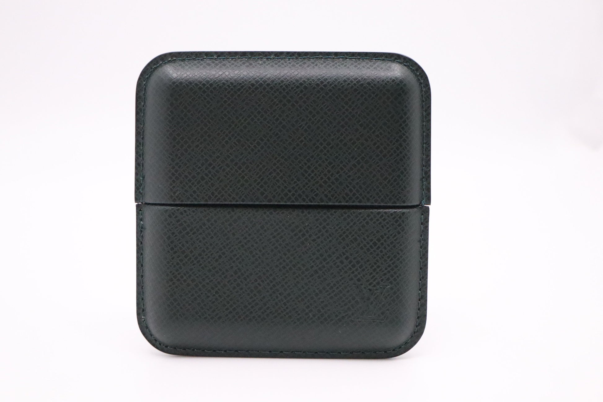 Louis Vuitton Cigarette Case in Green Taiga Leather