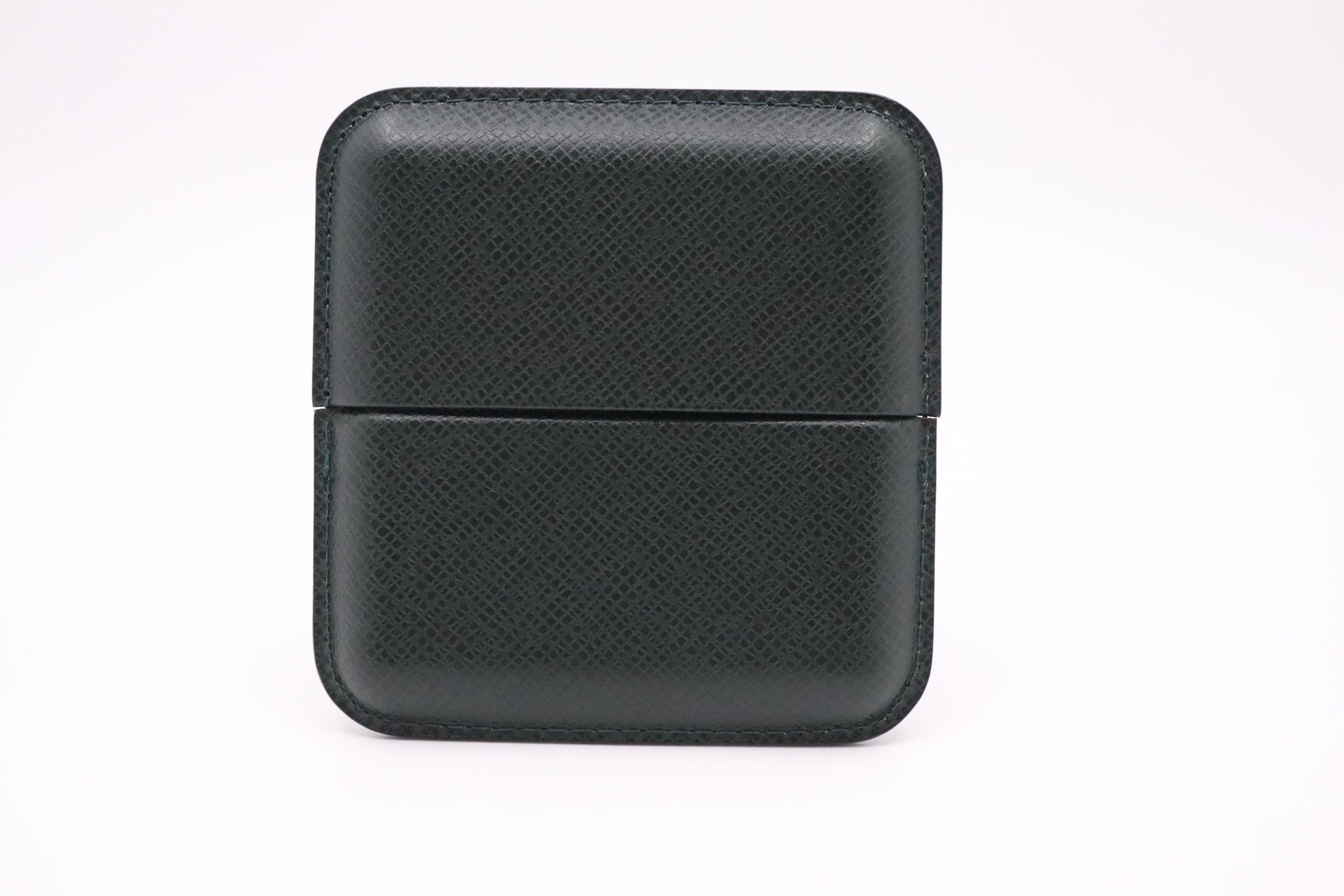 Louis Vuitton Cigarette Case in Green Taiga Leather