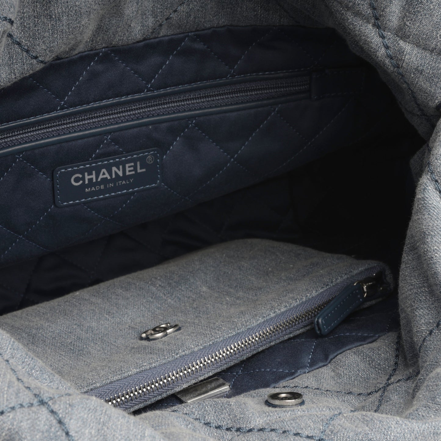Chanel Small 22 Tote - Blue denim