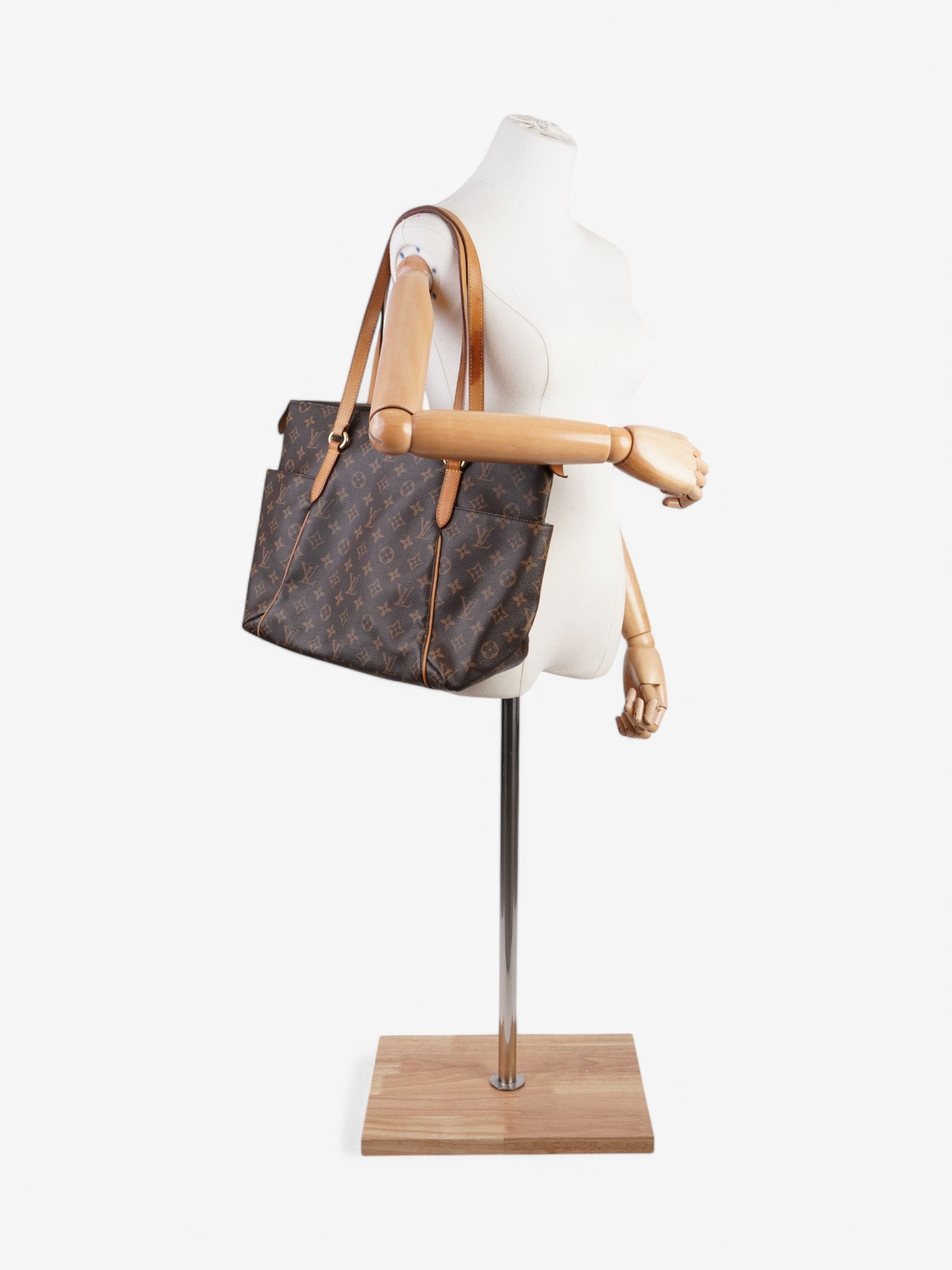 Louis Vuitton Totally MM Monogram Coated Canvas MM