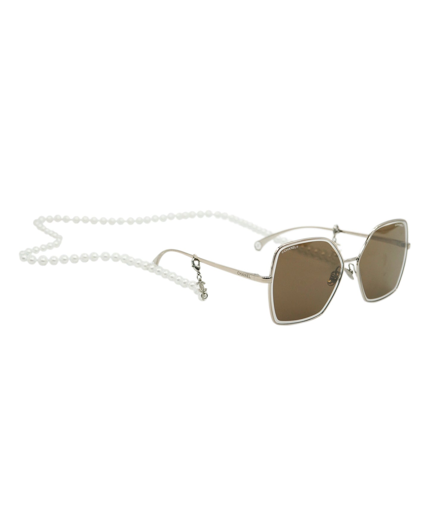 Chanel Butterfly sunglasses with removable necklace brand new with purse and original invoice DBXS3370