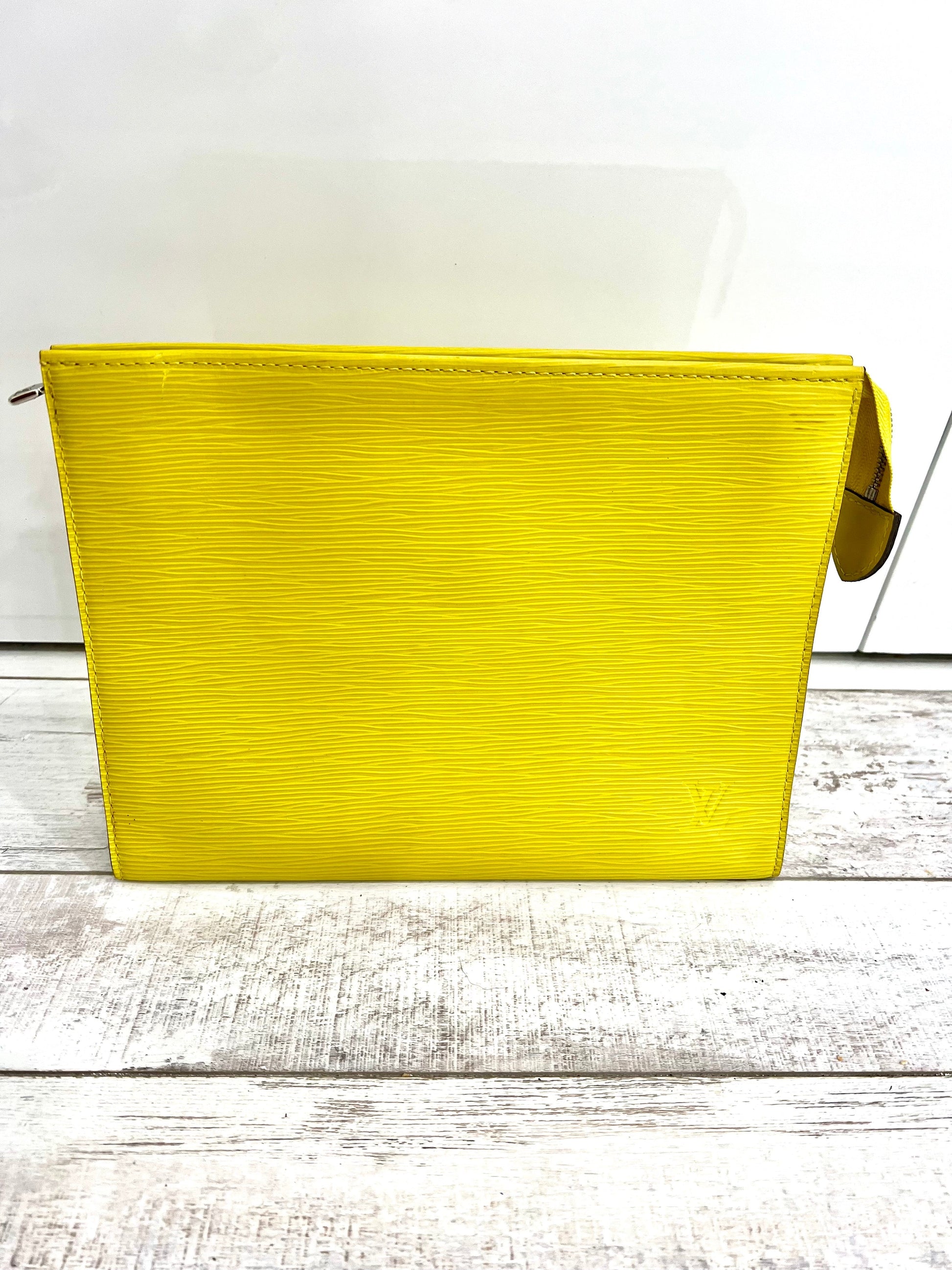 LOUIS VUITTON EPI LEATHER TOILETRY POUCH