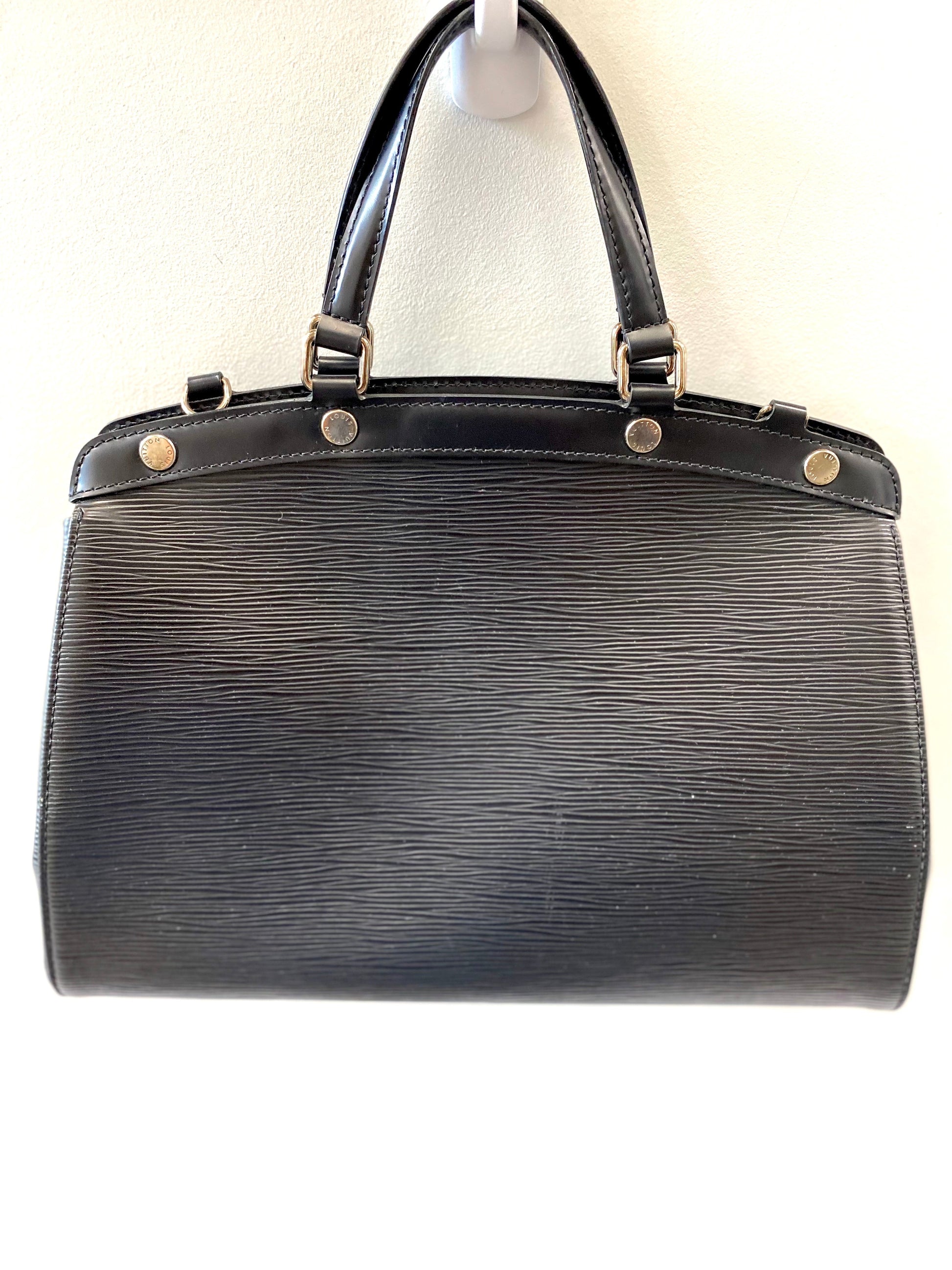 LOUIS VUITTON EPI LEATHER BREA MM BAG
