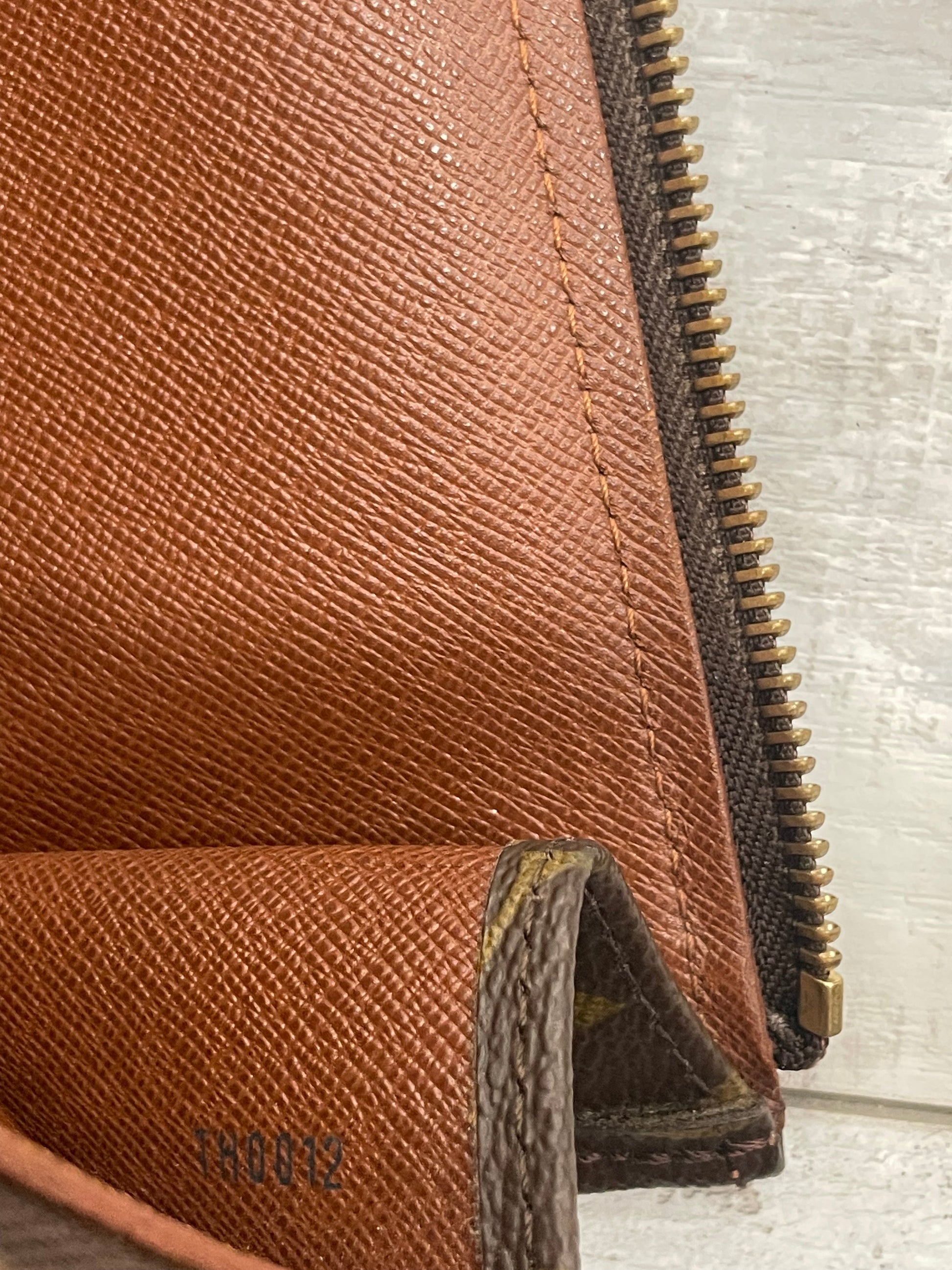 Luxury Women's Handbag | LOUIS VUITTON MONOGRAM POCHE LAPTOP/ DOCUMENT SLEEVE